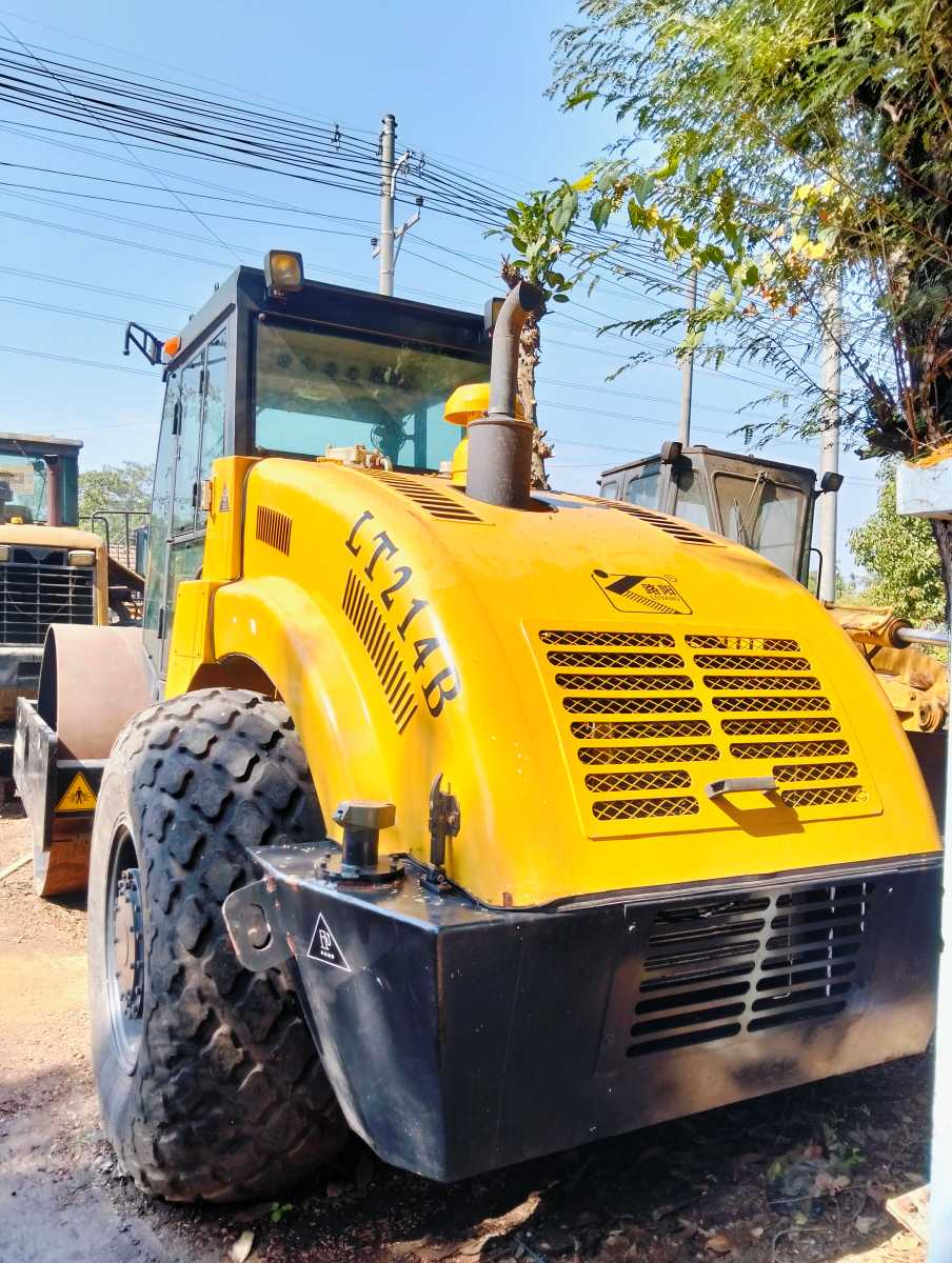 LUYANG Road Roller LT214B