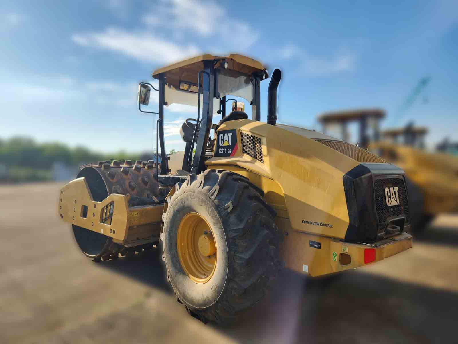 CAT Soil Compactor CS11GC