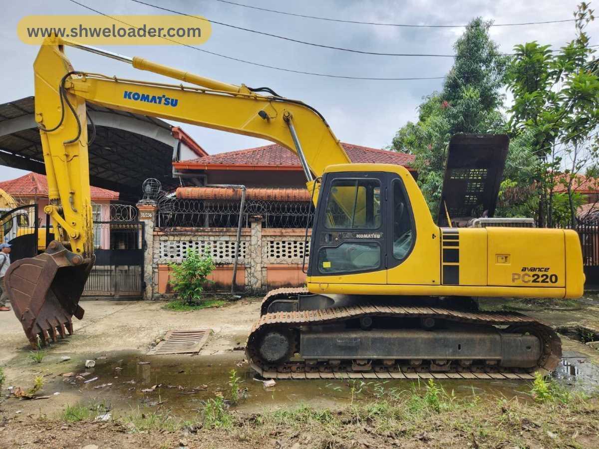 KOMATSU Excavator 22 Ton