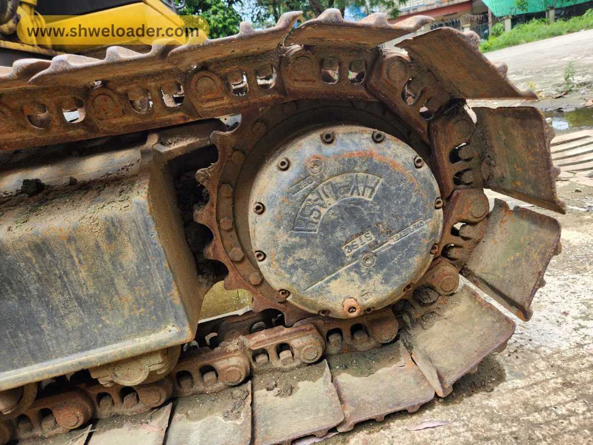 KOMATSU Excavator 22 Ton