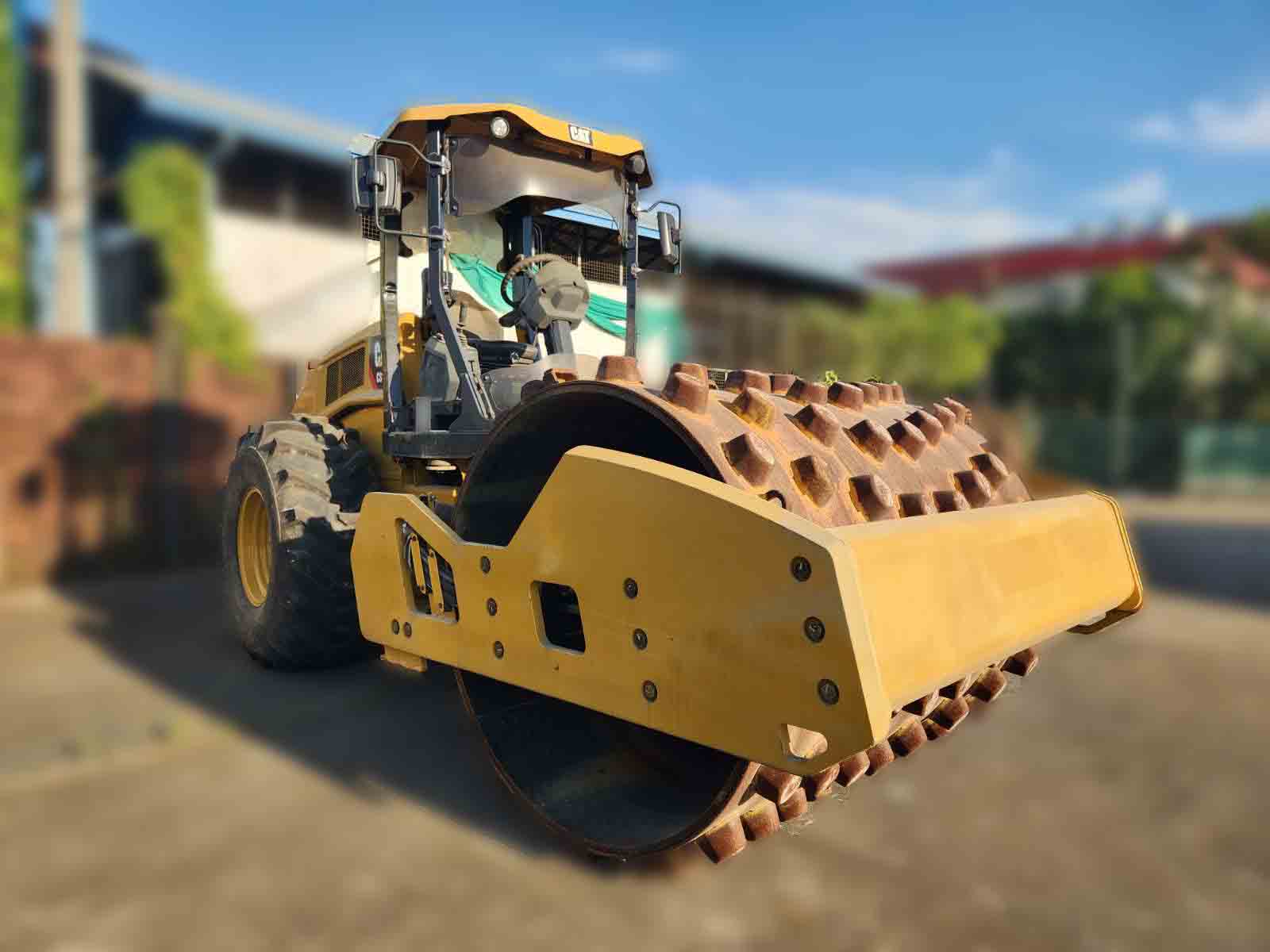 CAT Soil Compactor CS11GC