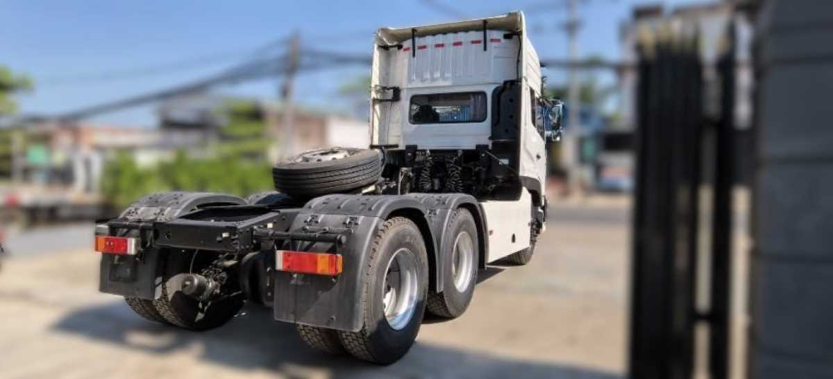 Dongfeng Prime Mover 6x4 (460 HP)