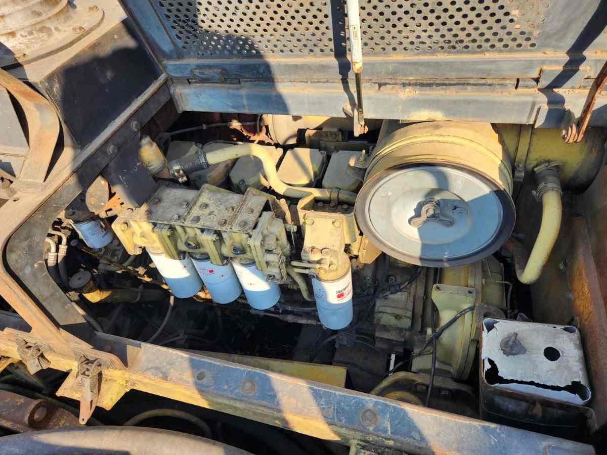 KOMATSU Excavator PC750LC (75 Tons)