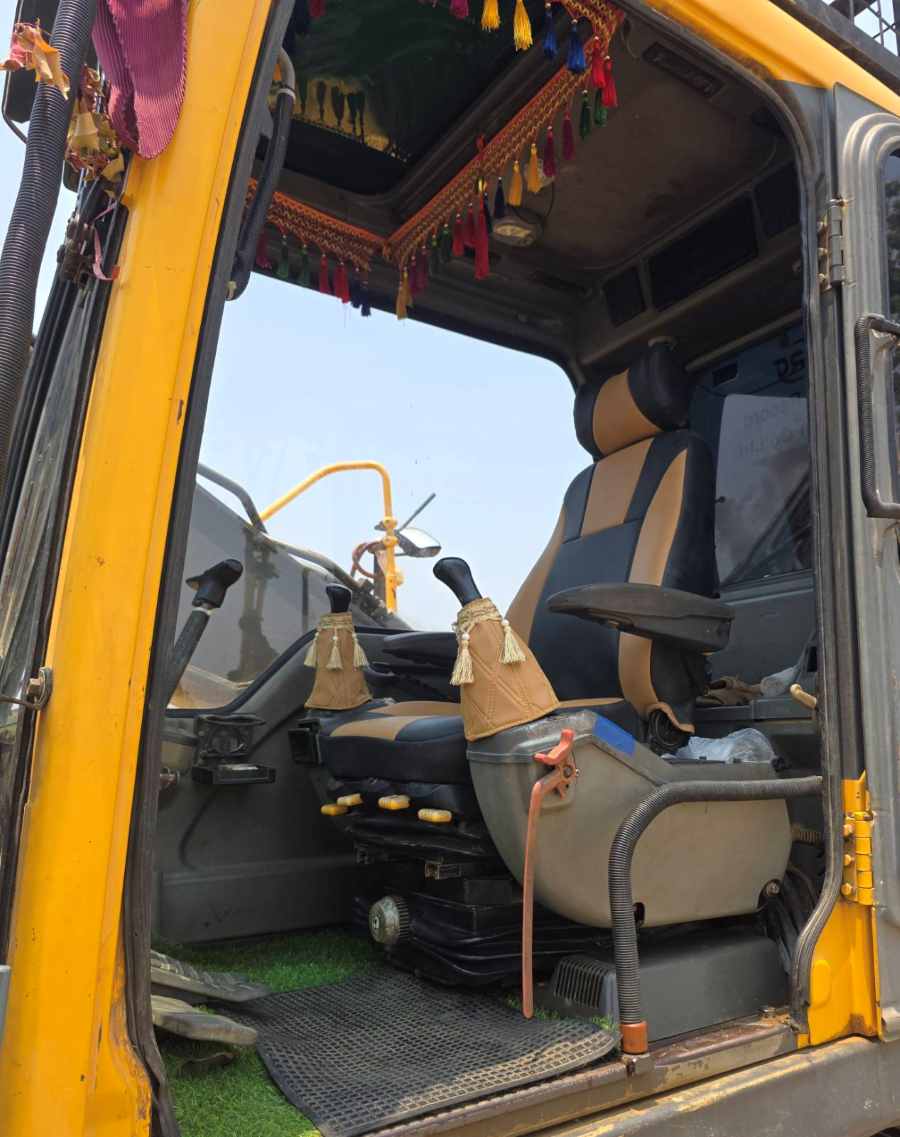 VOLVO Excavator EC210