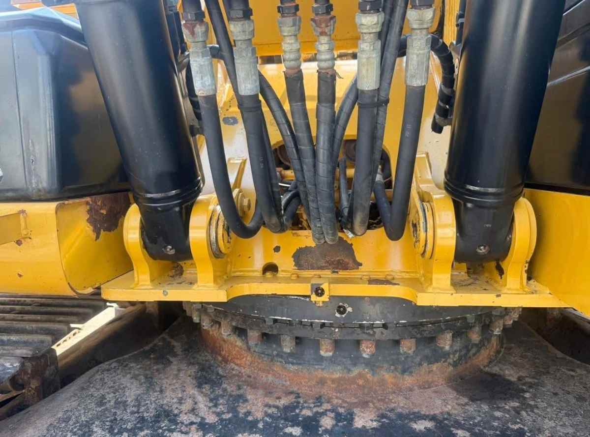 CATERPILLAR Excavator 320E