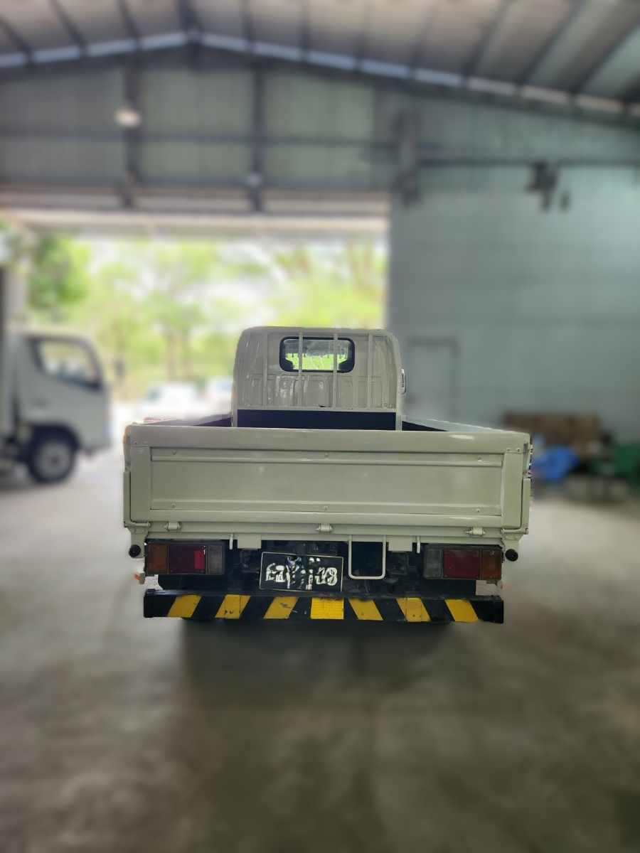 ISUZU ELF Light Truck
