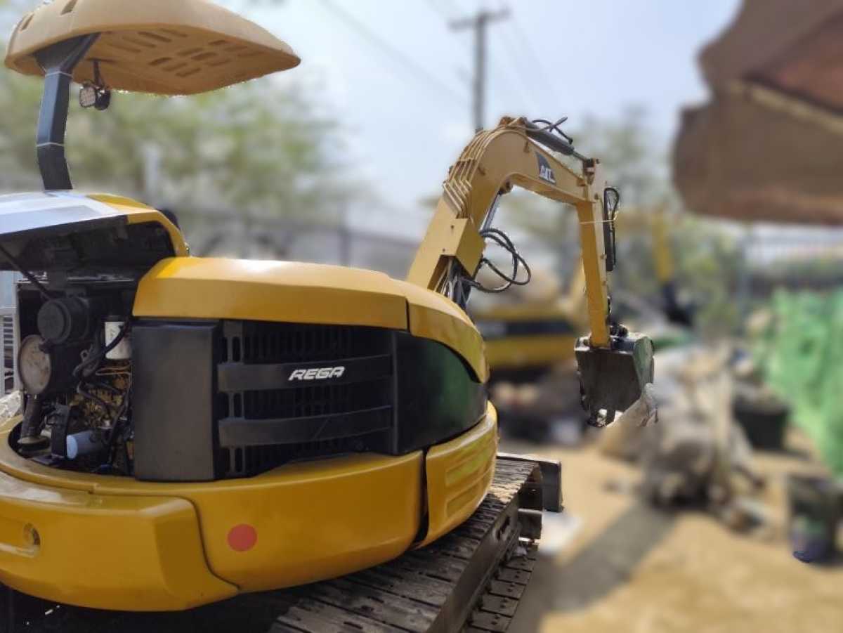 CATERPILLAR Excavator 3055
